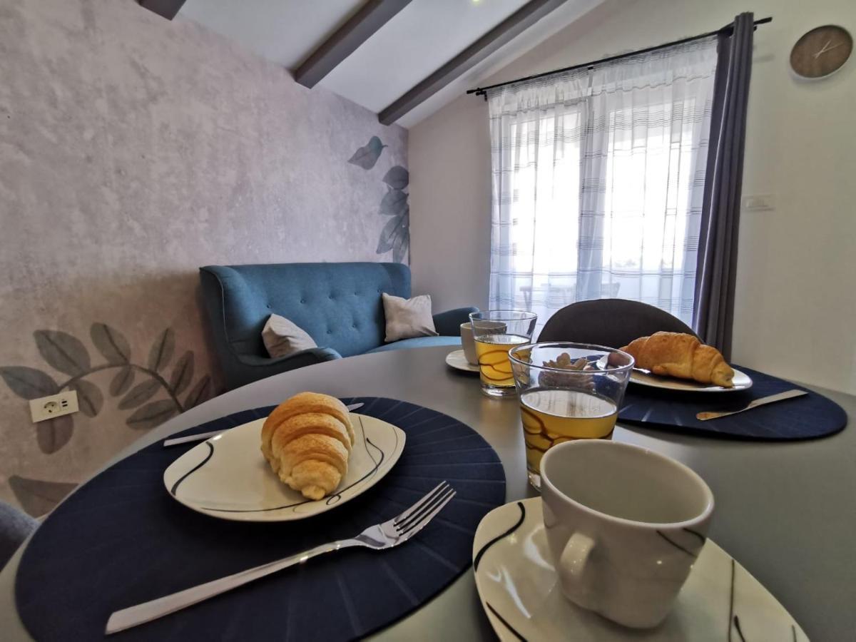 Апартаменти New Nikolina 4 Star Малий Лошинь Екстер'єр фото